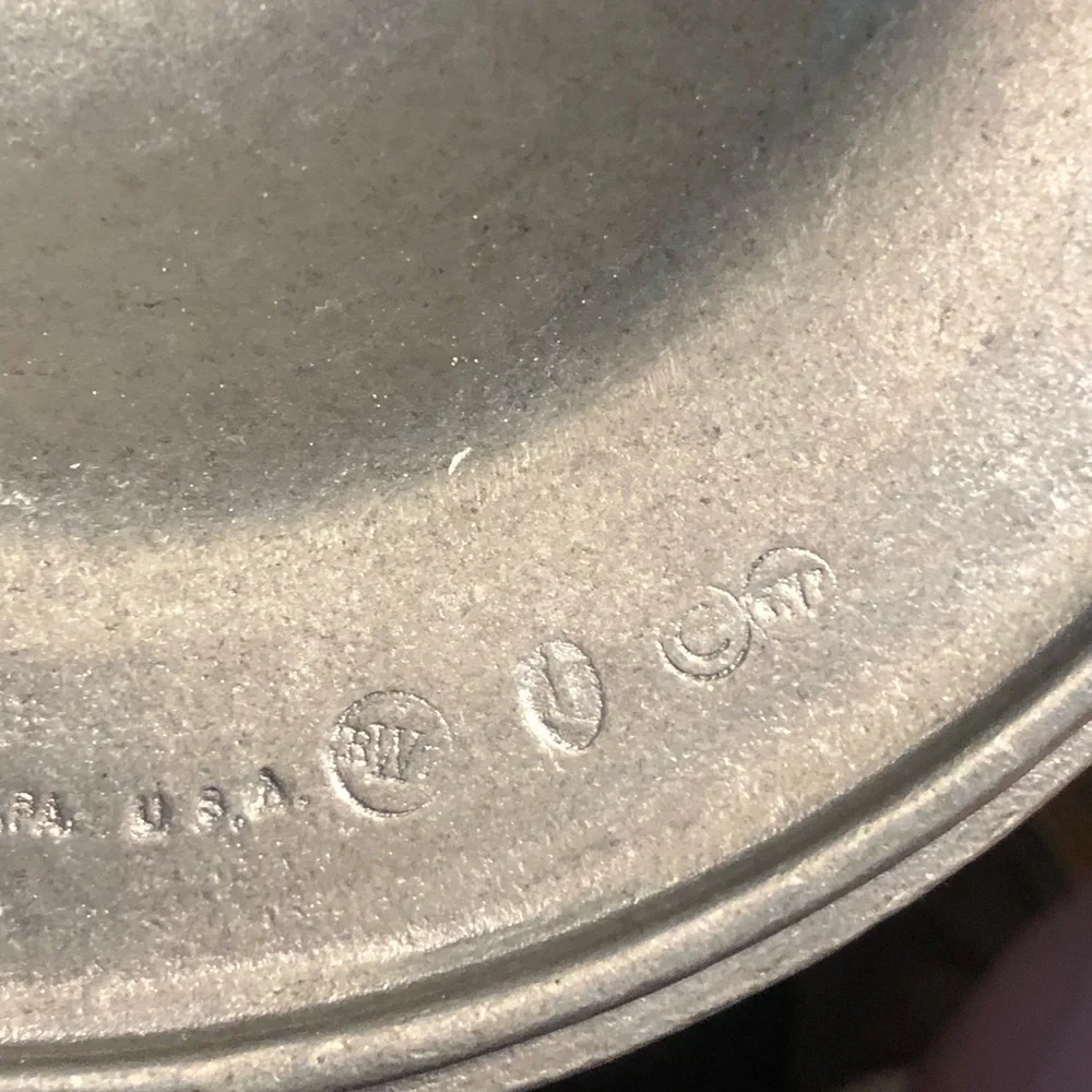 Wilton vintage Covered pewter Casserole with Handles 2.5 quart